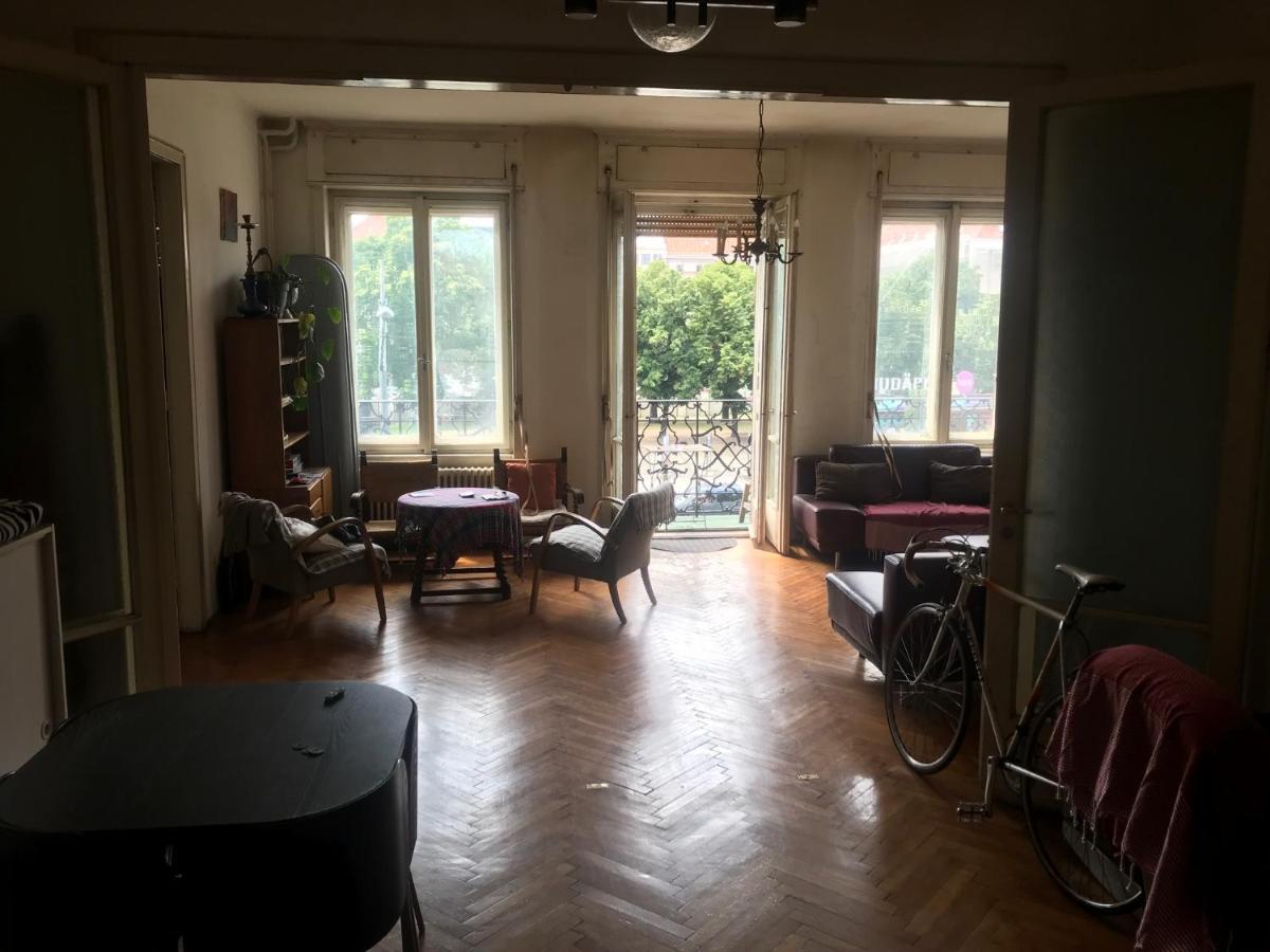 Spacious Apartman In The Center Budapeste Exterior foto
